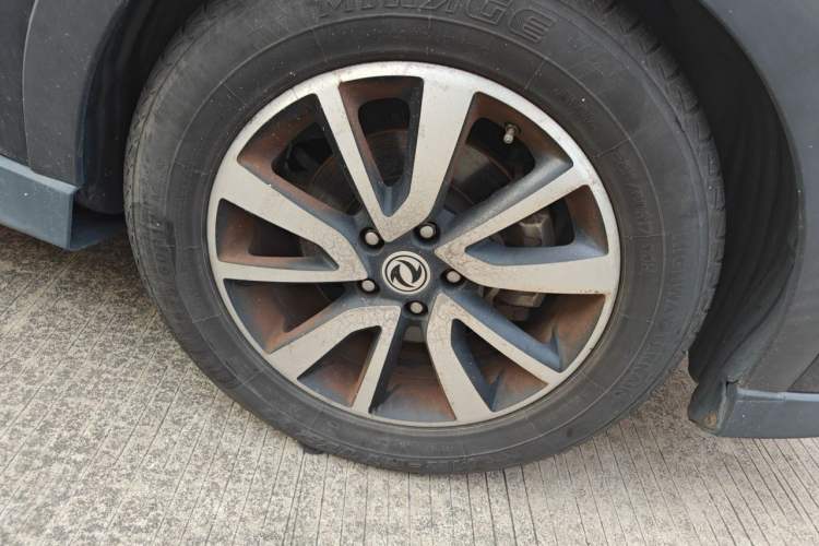 Used Dongfeng Fengon 580 2016 1.5T Manual Luxury Edition Right Front Wheel Hub