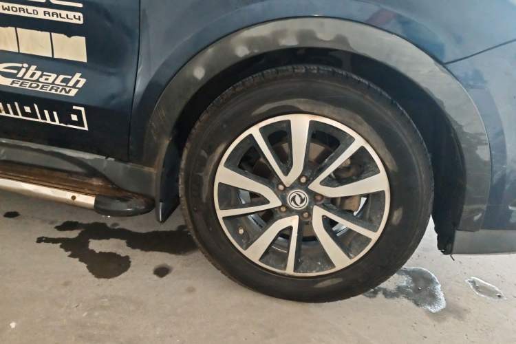 Used Dongfeng Fengon 580 2016 1.5T Manual Luxury Edition Right Front Wheel Hub