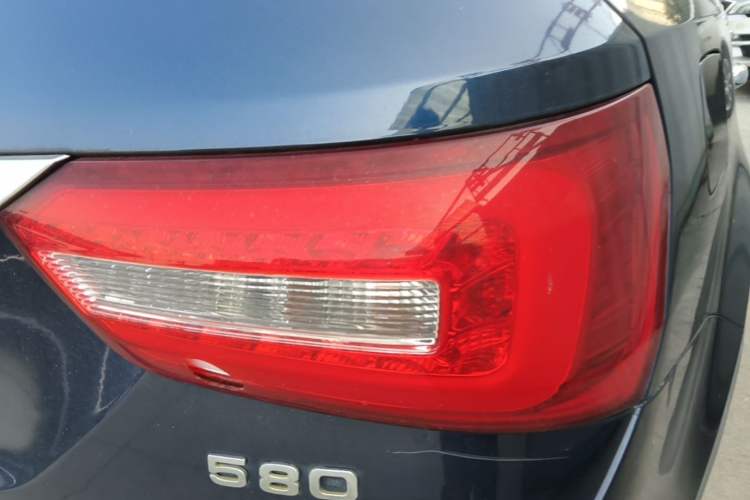 Used Dongfeng Fengon 580 2016 1.5T Manual Luxury Edition Right Rear Taillight
