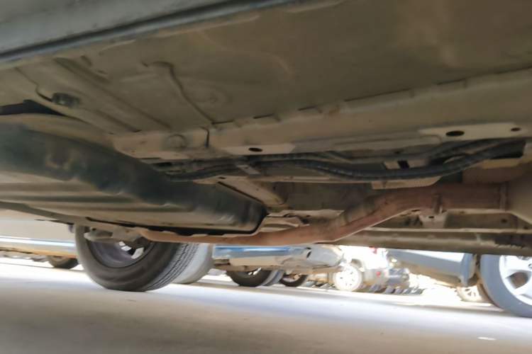 Used Dongfeng Fengon 580 2016 1.5T Manual Luxury Edition Right Side Sill