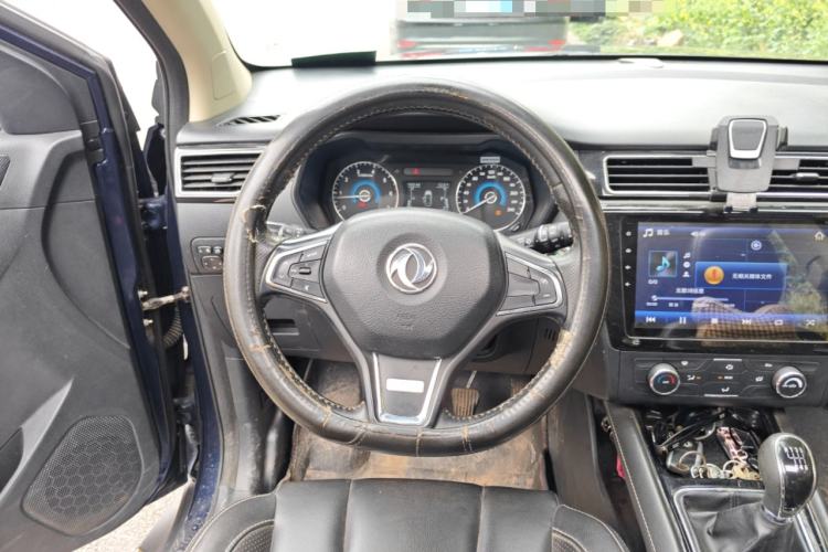 Used Dongfeng Fengon 580 2016 1.5T Manual Luxury Edition Steering Wheel