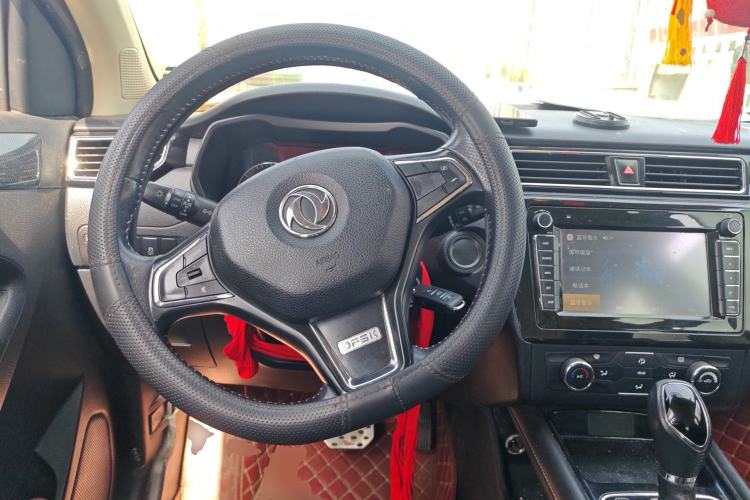 Used Dongfeng Fengon 580 2016 Revised Version 1.5T CVT Comfort Edition Steering Wheel