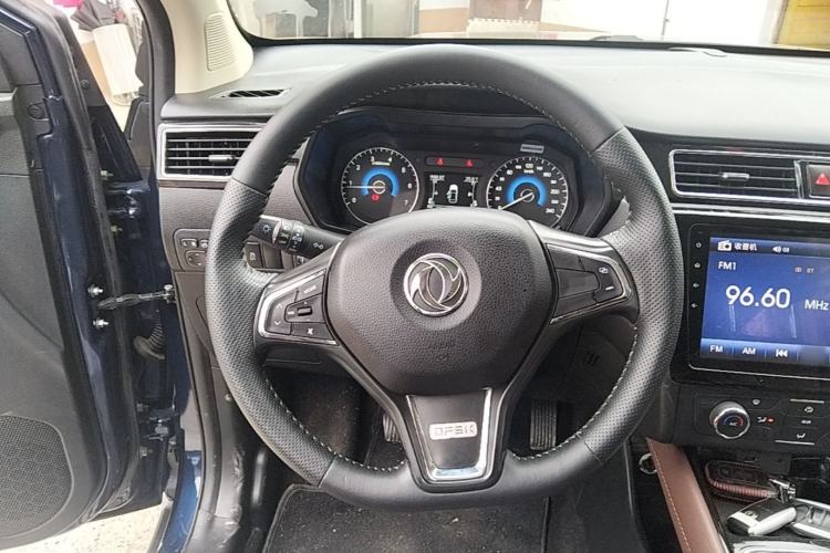 Used Dongfeng Fengon 580 2016 1.5T Manual Luxury Edition Steering Wheel