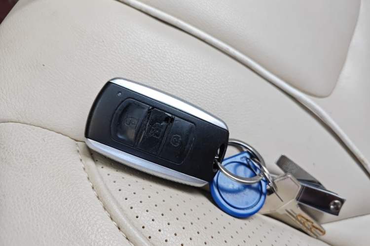 Used Dongfeng Fengon 580 2016 1.5T Manual Luxury Edition Vehicle Key
