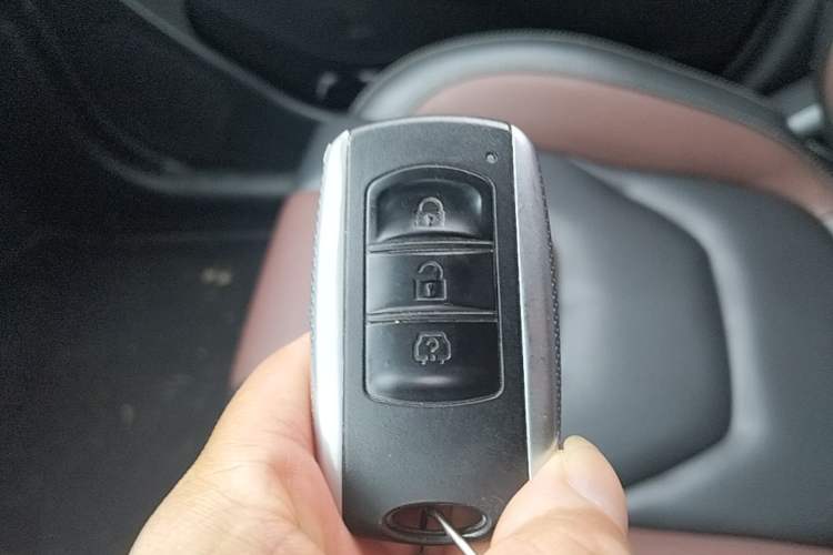 Used Dongfeng Fengon 580 2016 1.5T Manual Luxury Edition Vehicle Key
