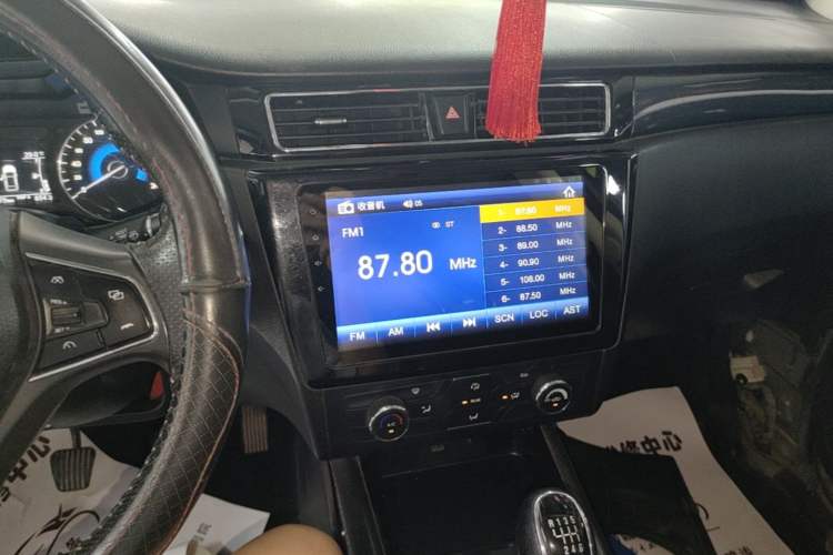Used Dongfeng Fengon 580 2016 1.5T Manual Luxury Edition Audio And AC Panel