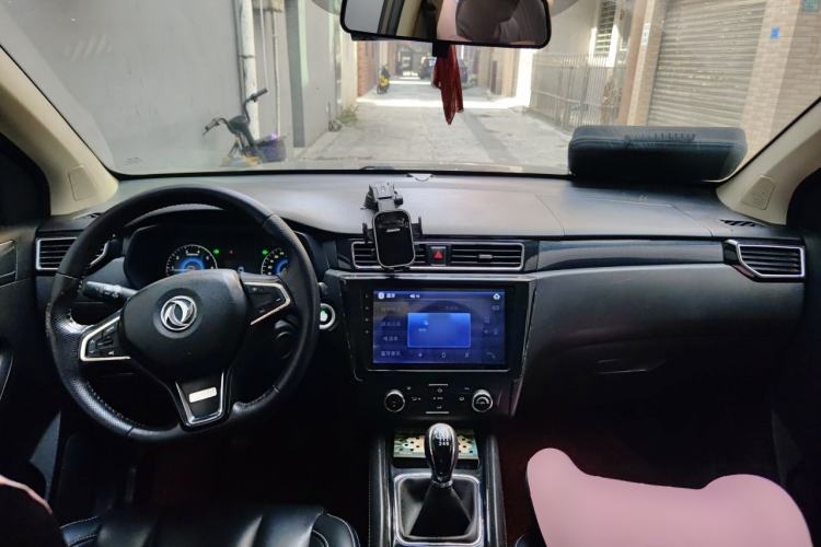 Used Dongfeng Fengon 580 2016 1.5T Manual Luxury Edition Center Console