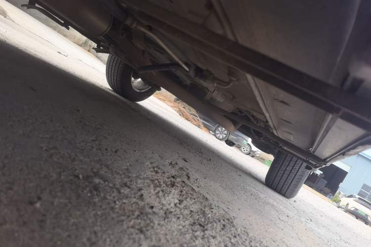 Used Dongfeng Fengon 580 2016 1.5T Manual Comfort Model Chassis Front Left