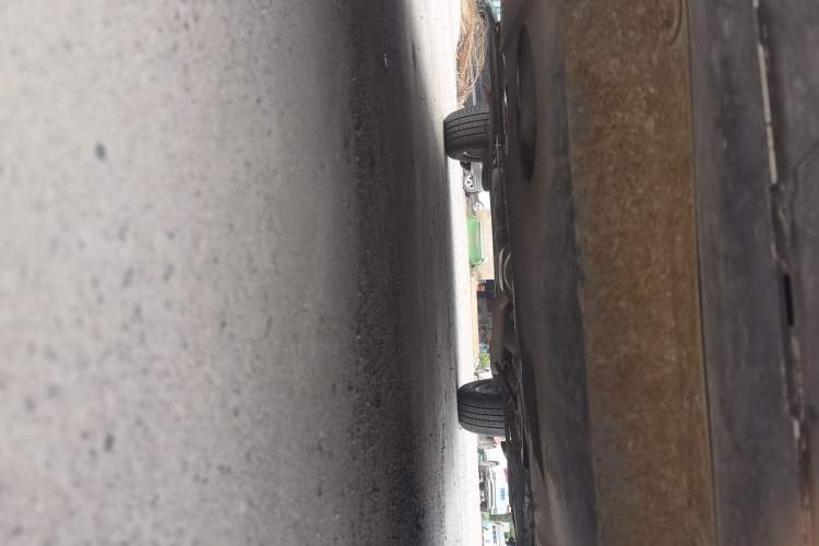 Used Dongfeng Fengon 580 2016 1.5T Manual Comfort Model Chassis Front