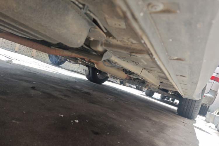 Used Dongfeng Fengon 580 2016 1.5T Manual Luxury Edition Chassis Rear Right