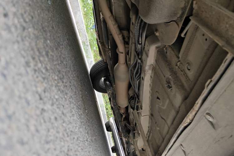 Used Dongfeng Fengon 580 2016 1.5T Manual Luxury Edition Chassis Rear Right
