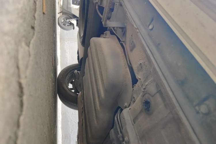 Used Dongfeng Fengon 580 2016 1.5T Manual Luxury Edition Chassis Rear Right
