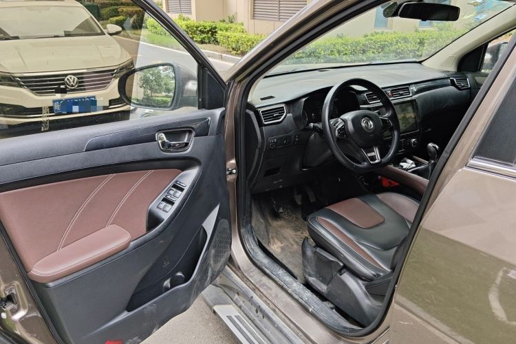 Used Dongfeng Fengon 580 2016 1.5T Manual Luxury Edition Driver Seat