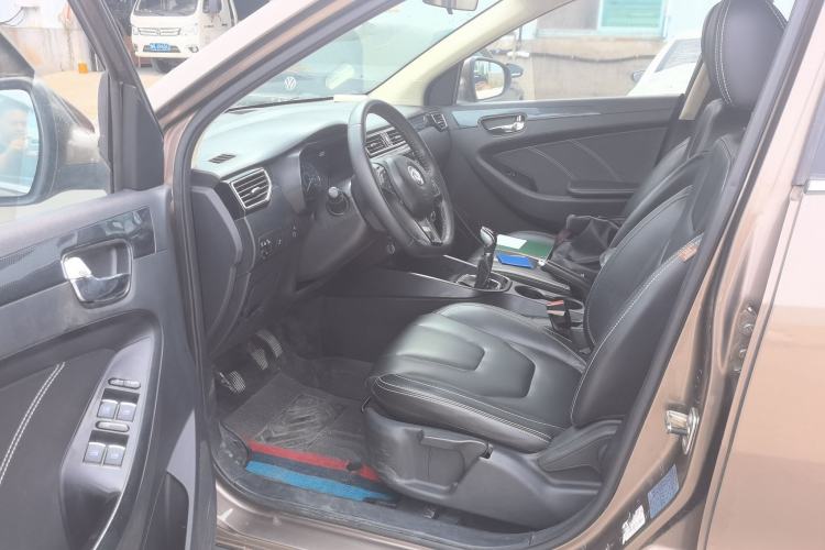 Used Dongfeng Fengon 580 2016 1.5T Manual Comfort Model Driver Seat