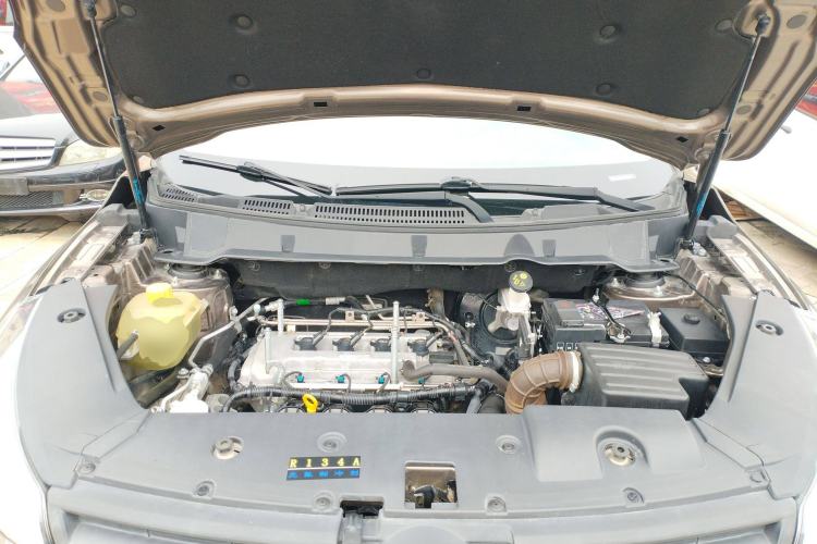 Used Dongfeng Fengon 580 2016 1.8L Manual Comfort Model Engine Bay