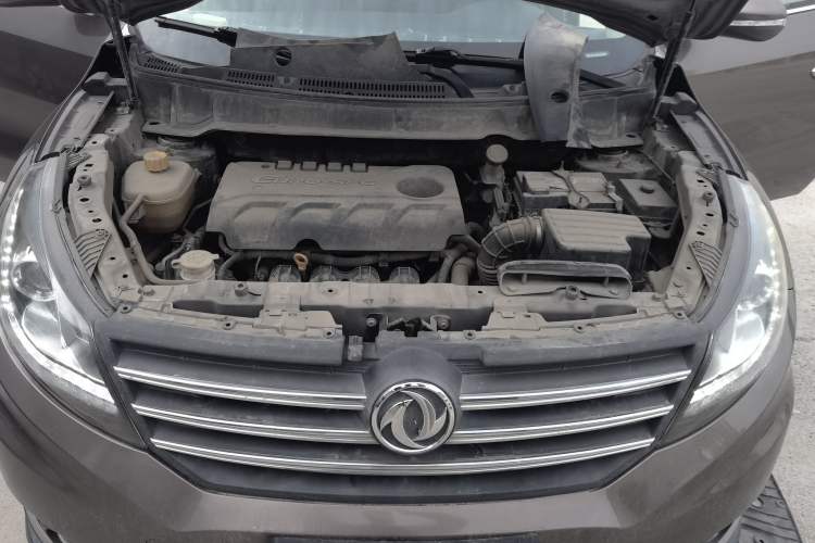 Used Dongfeng Fengon 580 2016 1.5T Manual Comfort Model Engine Bay