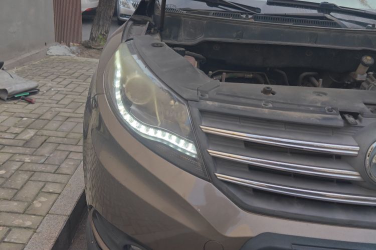 Used Dongfeng Fengon 580 2016 1.5T Manual Luxury Edition Exterior 6