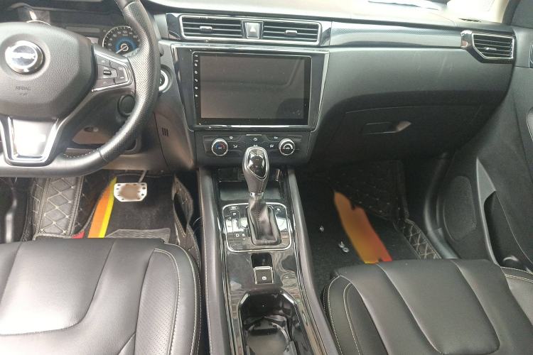 Used Dongfeng Fengon 580 2016 Revised Version 1.5T CVT Luxury Edition Gear Lever