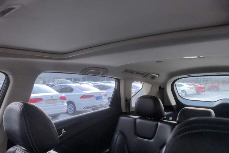 Used Dongfeng Fengon 580 2016 1.5T Manual Luxury Edition Headliner
