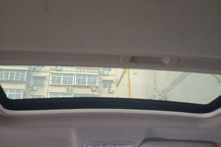 Used Dongfeng Fengon 580 2016 1.5T Manual Luxury Edition Headliner