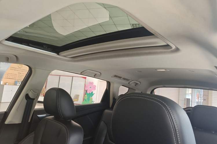 Used Dongfeng Fengon 580 2016 1.8L Manual Comfort Model Headliner