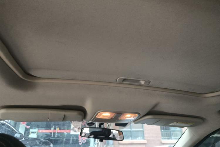 Used Dongfeng Fengon 580 2016 Revised Version 1.5T CVT Luxury Edition Headliner