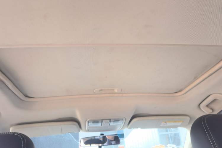 Used Dongfeng Fengon 580 2016 1.5T Manual Comfort Model Headliner