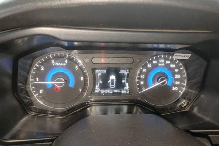 Used Dongfeng Fengon 580 2016 1.5T Manual Luxury Edition Instrument Cluster