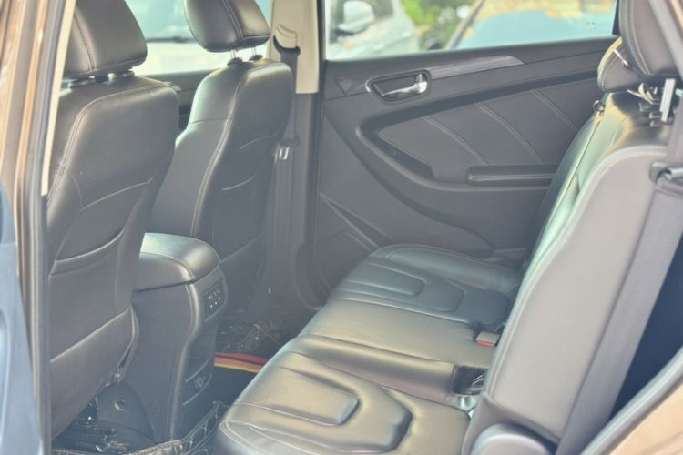 Used Dongfeng Fengon 580 2016 Revised Version 1.5T CVT Luxury Edition Interior 11