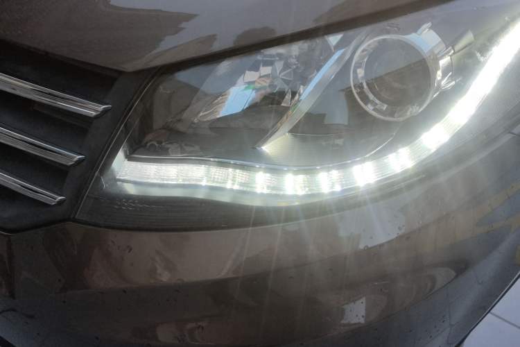 Used Dongfeng Fengon 580 2016 1.5T Manual Luxury Edition Left Front Headlight