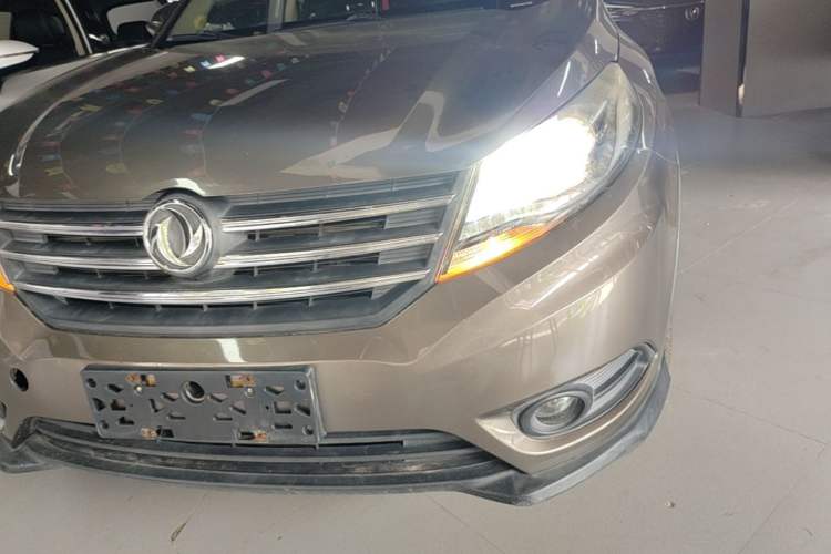 Used Dongfeng Fengon 580 2016 1.5T Manual Luxury Edition Left Front Headlight