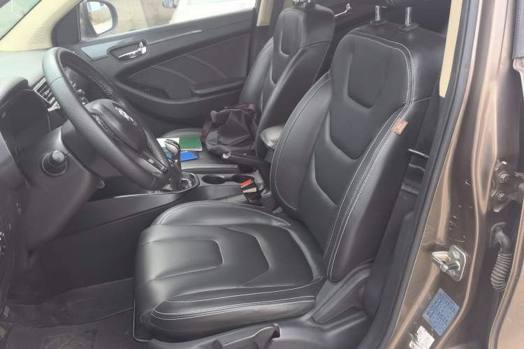 Used Dongfeng Fengon 580 2016 1.5T Manual Comfort Model Left Front Seat