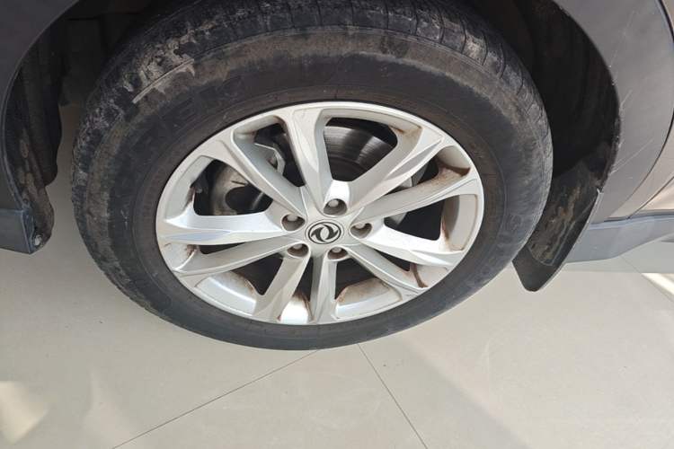 Used Dongfeng Fengon 580 2016 1.8L Manual Comfort Model Left Front Wheel Hub