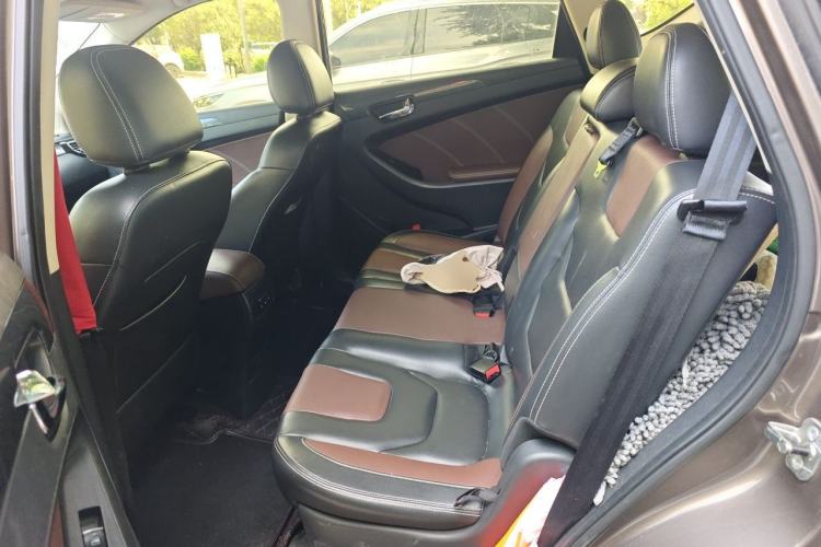 Used Dongfeng Fengon 580 2016 1.5T Manual Luxury Edition Left Rear Seat