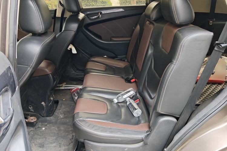 Used Dongfeng Fengon 580 2016 1.5T Manual Luxury Edition Left Rear Seat