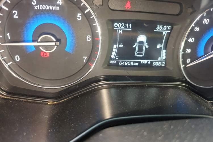 Used Dongfeng Fengon 580 2016 1.5T Manual Luxury Edition Odometer Close Up