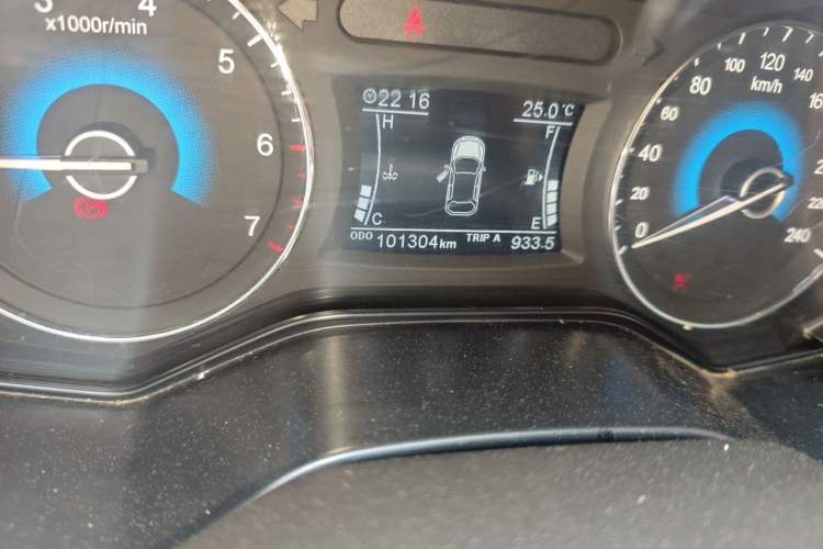 Used Dongfeng Fengon 580 2016 1.5T Manual Luxury Edition Odometer Close Up