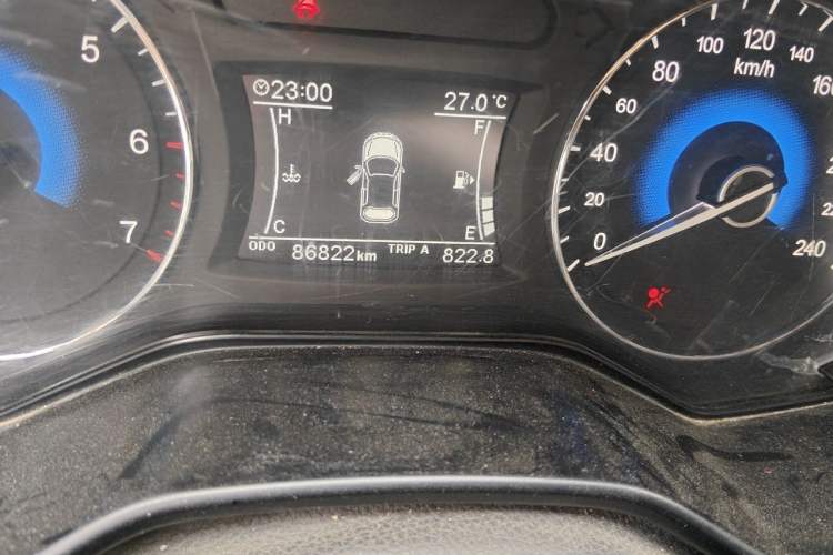 Used Dongfeng Fengon 580 2016 1.5T Manual Luxury Edition Odometer Close Up