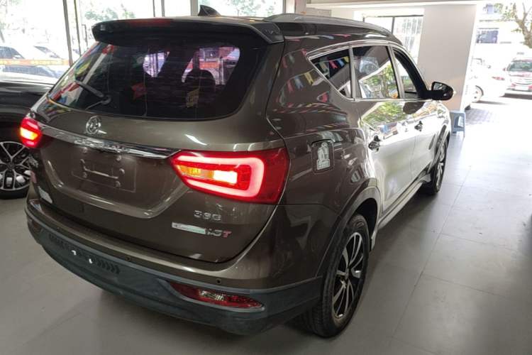 Used Dongfeng Fengon 580 2016 1.5T Manual Luxury Edition Rear Right 45 Deg