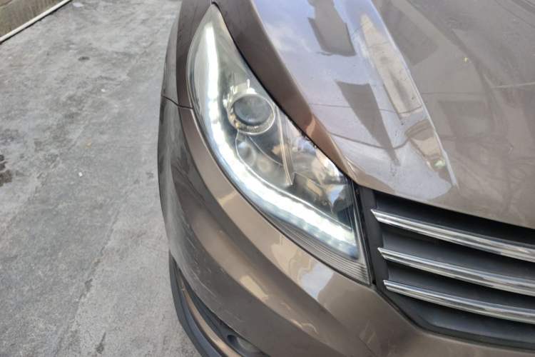 Used Dongfeng Fengon 580 2016 1.5T Manual Luxury Edition Right Front Headlight