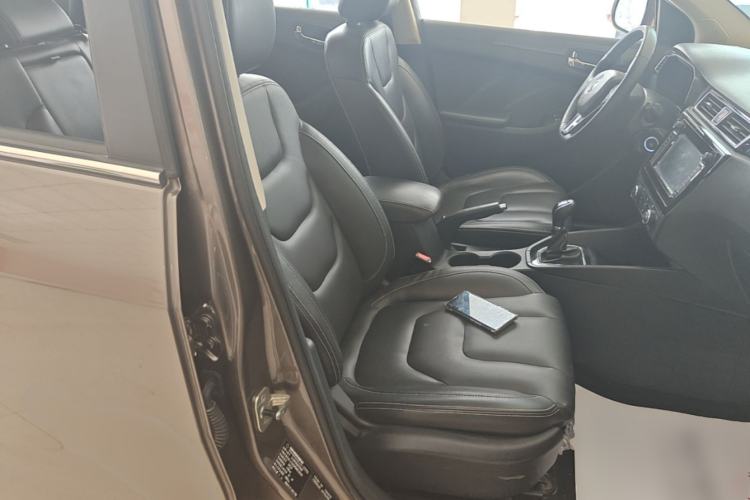 Used Dongfeng Fengon 580 2016 1.8L Manual Comfort Model Right Front Seat