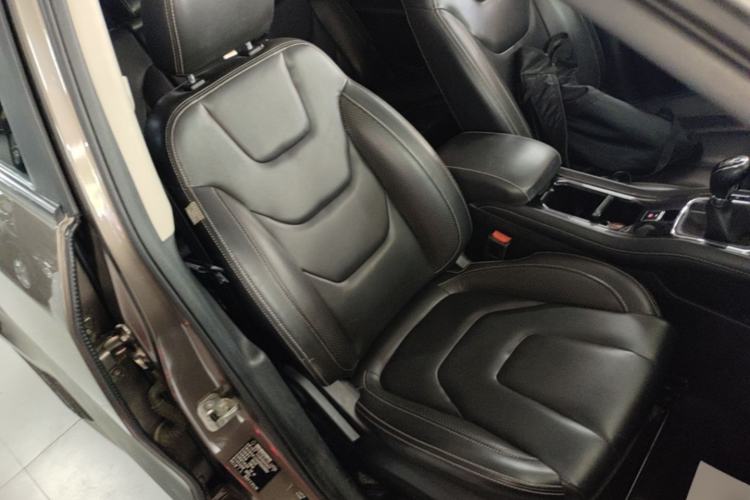Used Dongfeng Fengon 580 2016 1.5T Manual Luxury Edition Right Front Seat