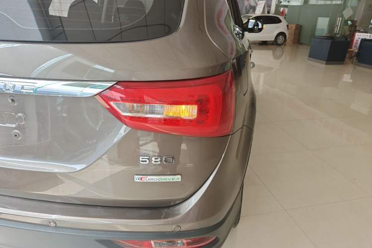 Used Dongfeng Fengon 580 2016 1.8L Manual Comfort Model Right Rear Taillight