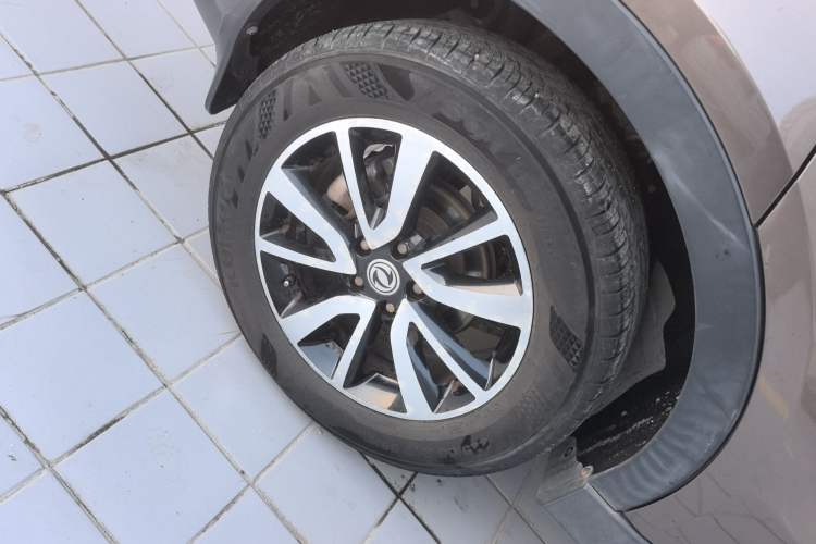 Used Dongfeng Fengon 580 2016 1.5T Manual Luxury Edition Right Rear Wheel Hub