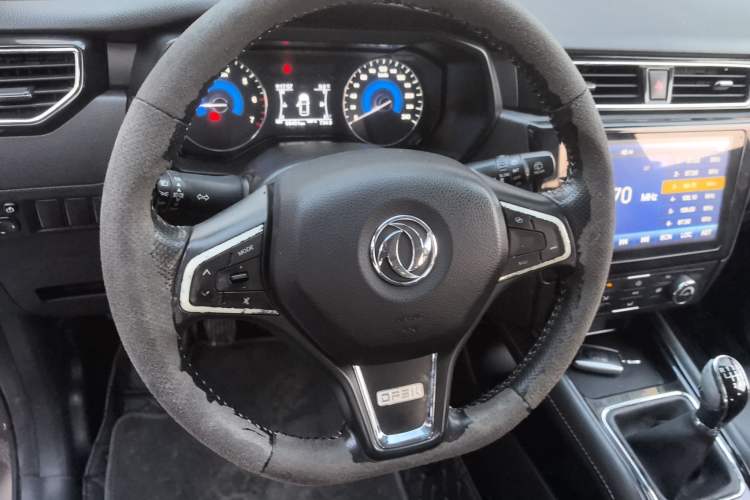 Used Dongfeng Fengon 580 2016 1.5T Manual Luxury Edition Steering Wheel