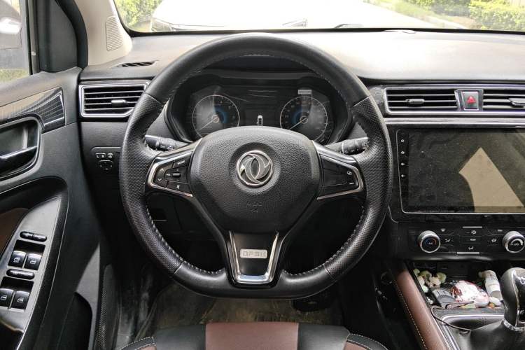 Used Dongfeng Fengon 580 2016 1.5T Manual Luxury Edition Steering Wheel