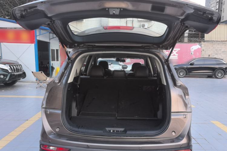 Used Dongfeng Fengon 580 2016 1.5T Manual Luxury Edition Trunk