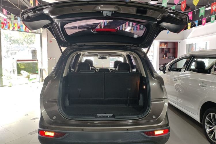 Used Dongfeng Fengon 580 2016 1.5T Manual Luxury Edition Trunk