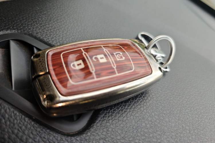Used Dongfeng Fengon 580 2016 1.5T Manual Luxury Edition Vehicle Key