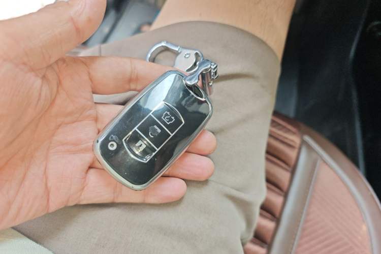 Used Dongfeng Fengon 580 2016 1.5T Manual Luxury Edition Vehicle Key